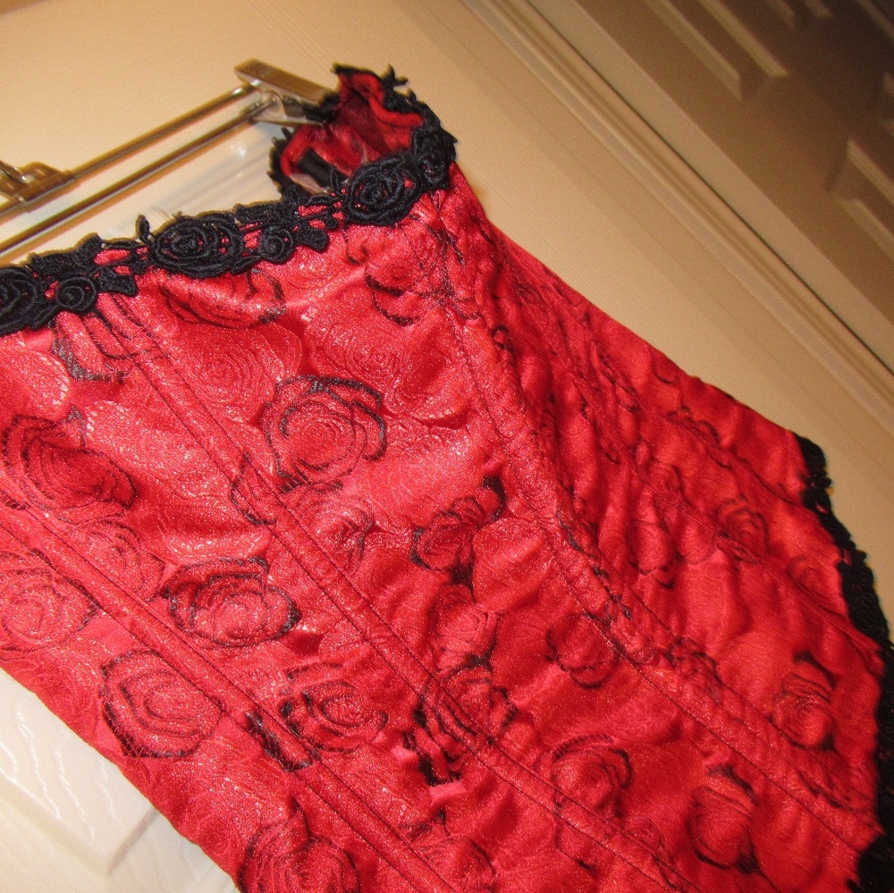 Beautiful Red/Black Tapestry Corset Bustier